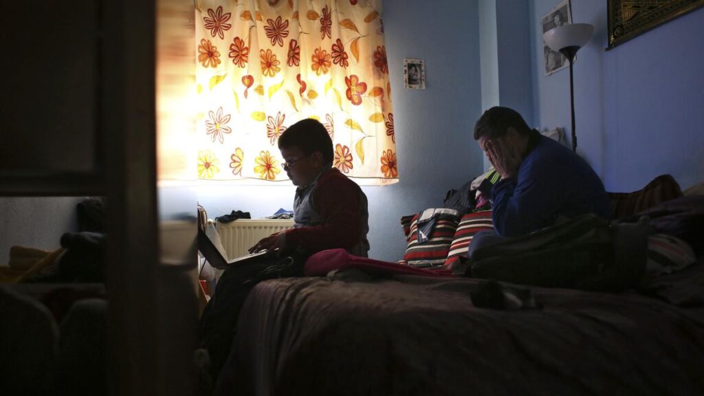 Anxious parents face tough choices on AI Anxious parents face tough choices on AI