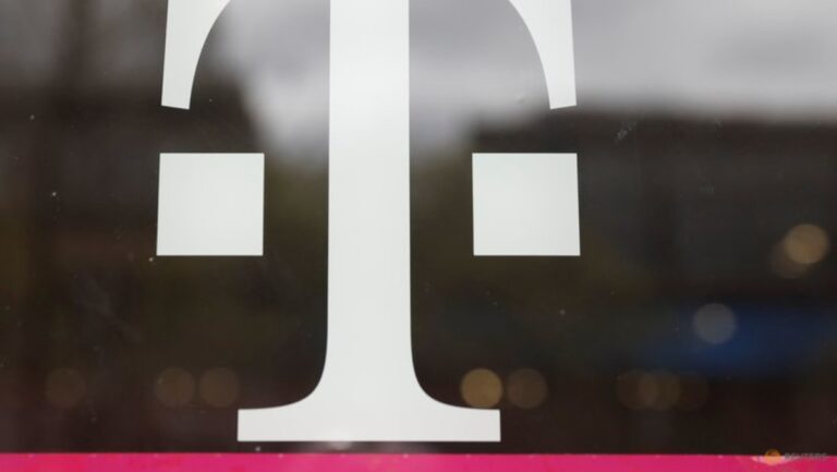 US House Democrats raise concerns about T-Mobile role in Trump Mobile service