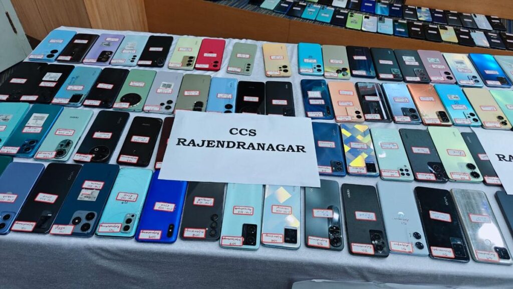 Cyberabad police recover 827 lost and stolen mobile phones Cyberabad police recover 827 lost and stolen mobile phones